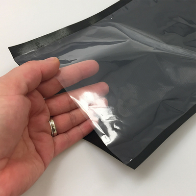 Gıda Sınıfı Tamamen Siyah BPA İçermeyen Plastik Torbalar Isı Yalıtımlı Naylon Vakum Yapıştırıcı